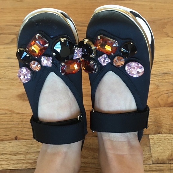 Shoes - Picture 2 of 8